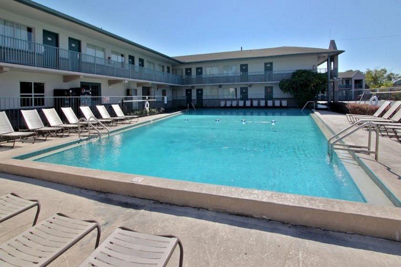 Super 8 By Wyndham Kissimmee Μοτέλ Εξωτερικό φωτογραφία